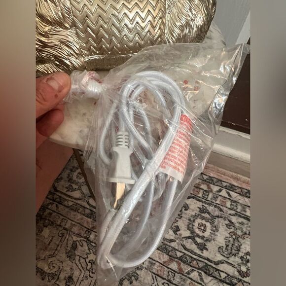 Anthropologie Lars the Llama Table Lamp in Gold NWOT - Picture 8 of 8